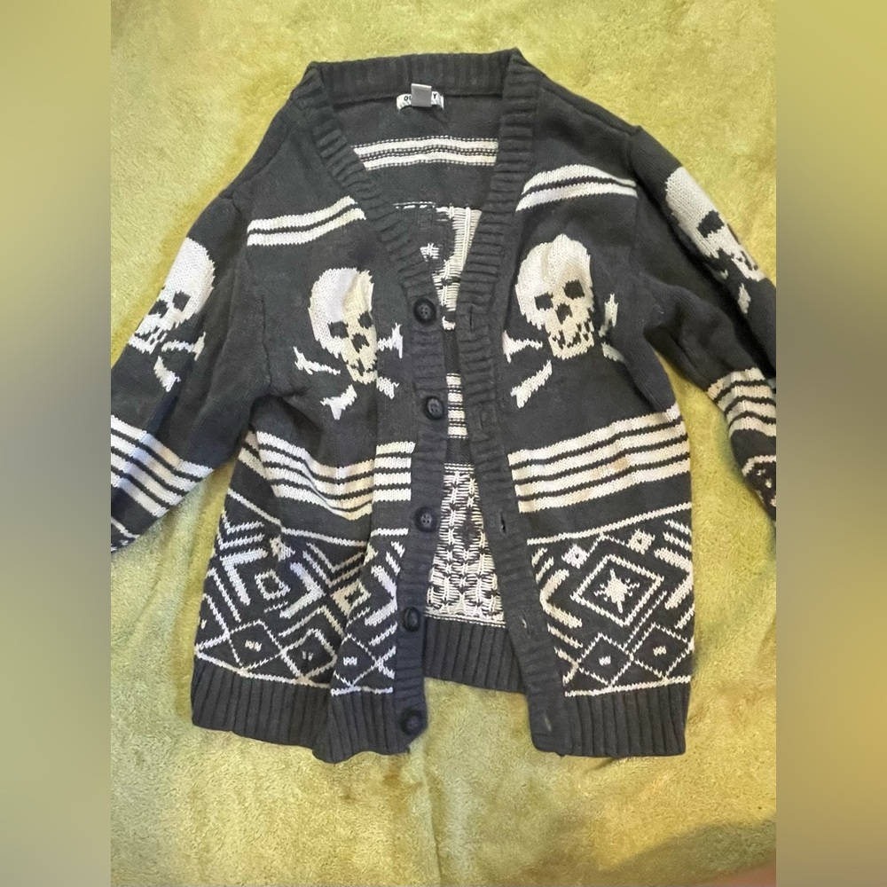 Grey skull sweater